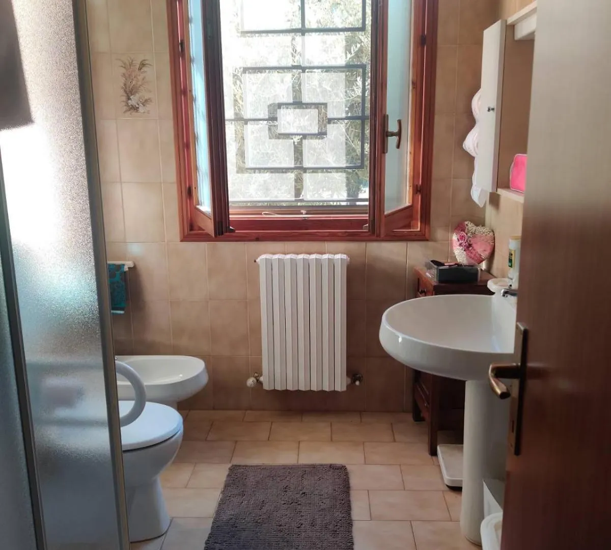 Ampio Appartamento Vicino All'Autodromo - Ample Apartment Near The Racing Circuit Imola