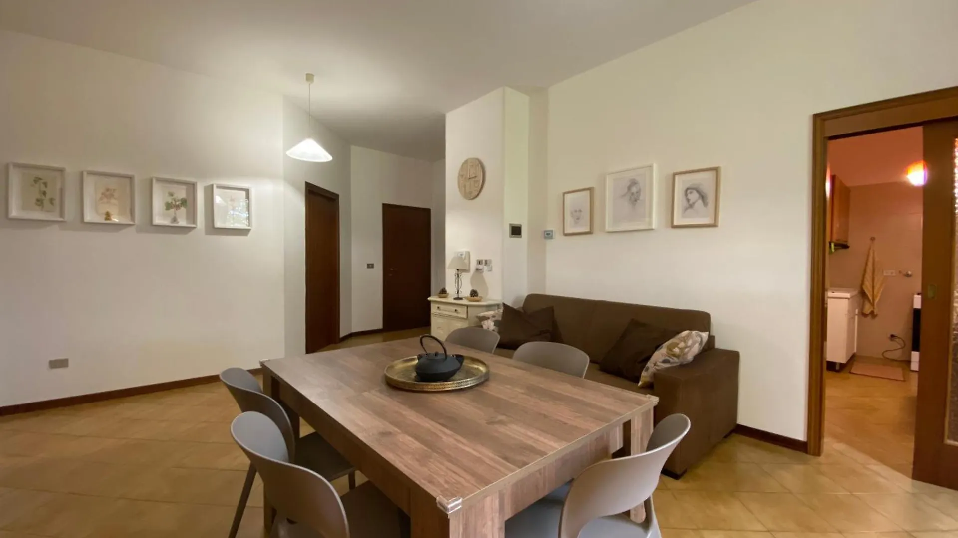 Ampio Appartamento Vicino All'Autodromo - Ample Apartment Near The Racing Circuit Imola 0*,  Italy