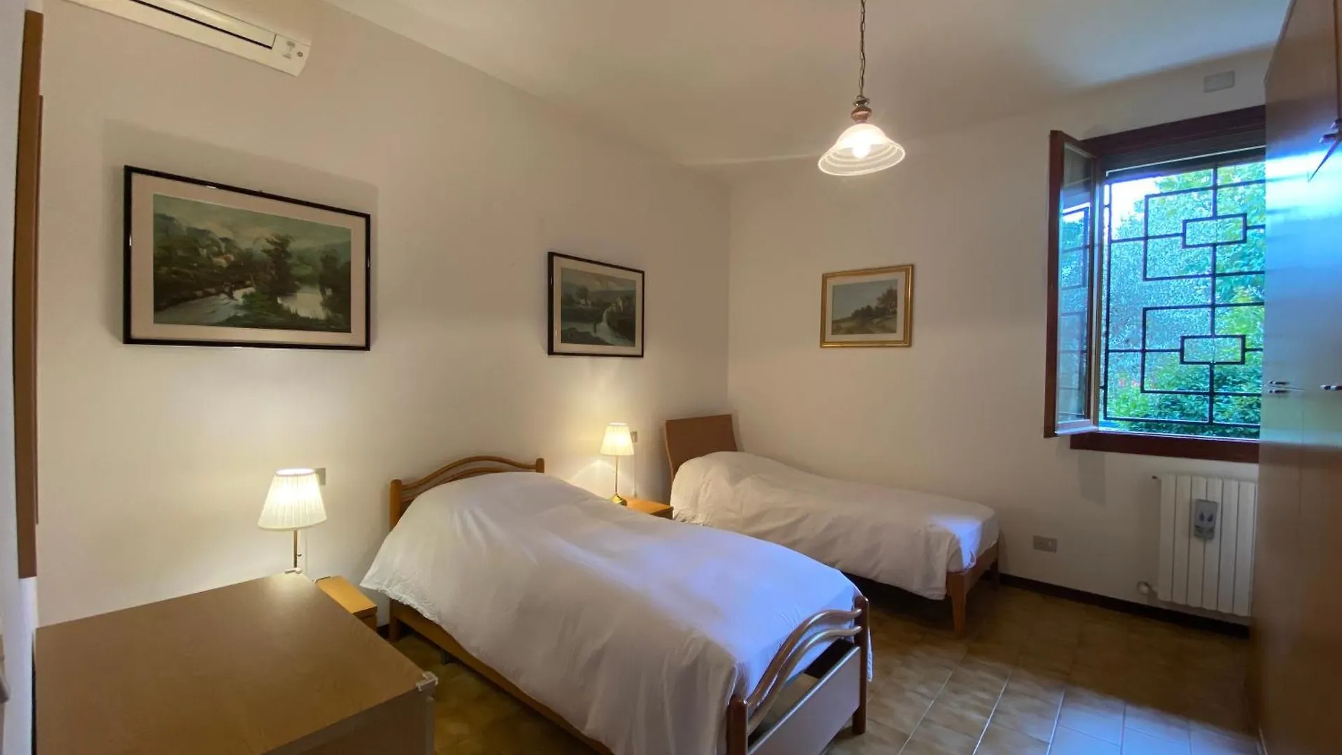Ampio Appartamento Vicino All'Autodromo - Ample Apartment Near The Racing Circuit Imola Italy